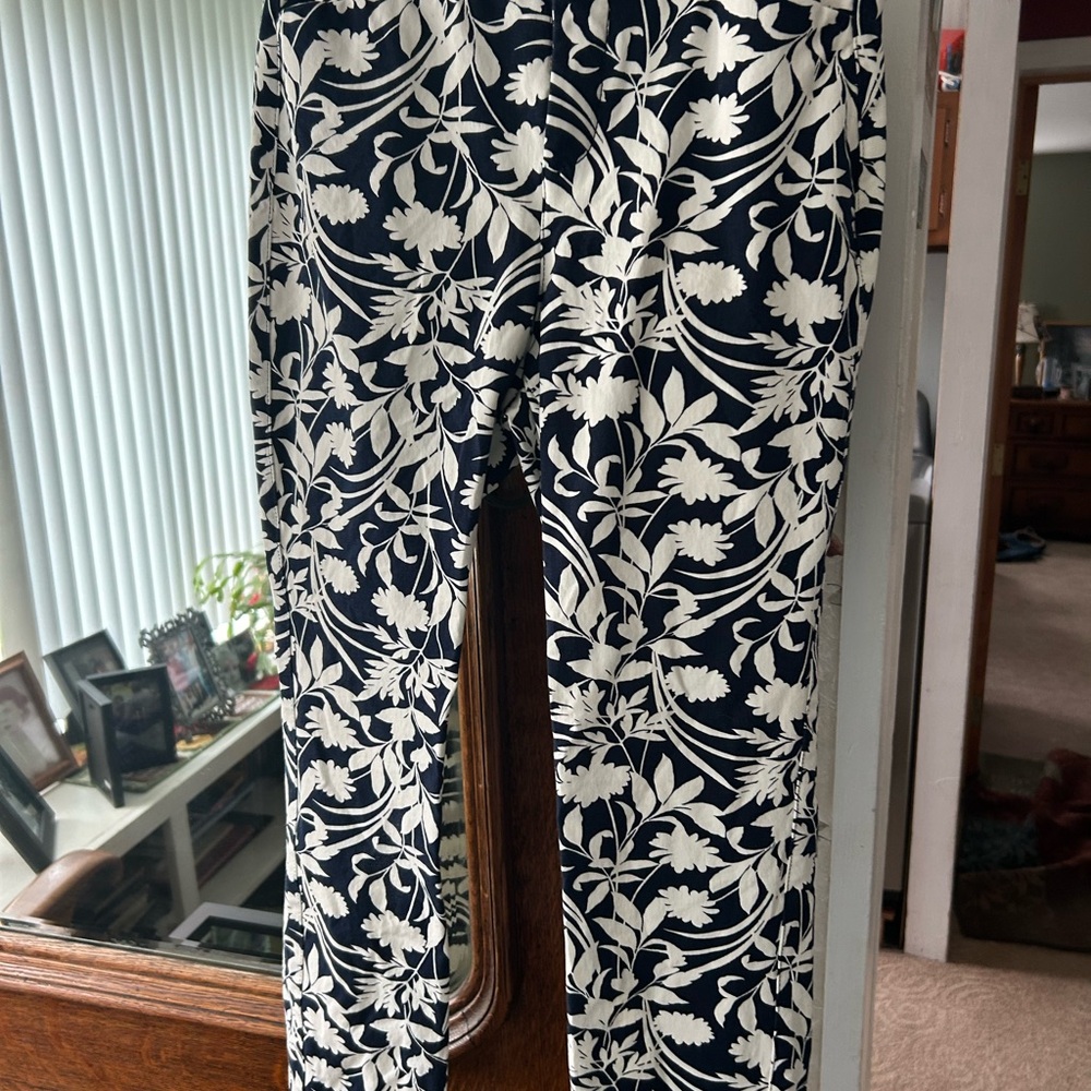 NWOT Old Navy pixie pants